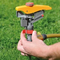 Hozelock Pulsating Sprinkler 5 Hozelock Pulsating Sprinkler -Green Bowers Sales Store 882409 1