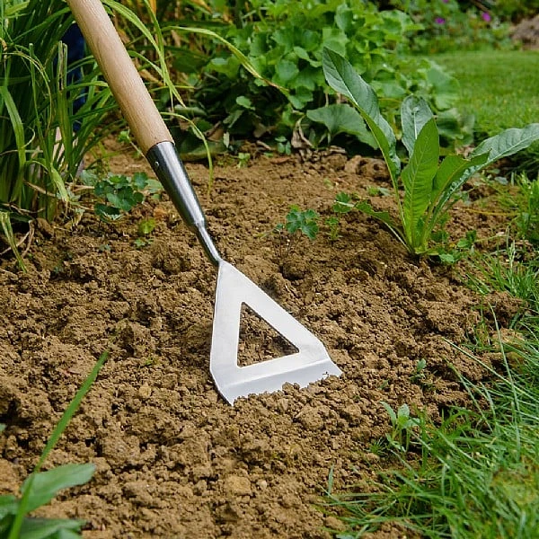 Kent & Stowe Garden Life Stainless Steel Dutch Hoe 4 Kent & Stowe Garden Life Stainless Steel Dutch Hoe - Image 2