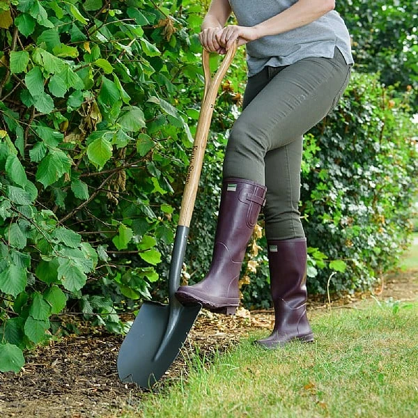 Kent & Stowe Carbon Steel Round Nose Shovel 4 Kent & Stowe Carbon Steel Round Nose Shovel - Image 2